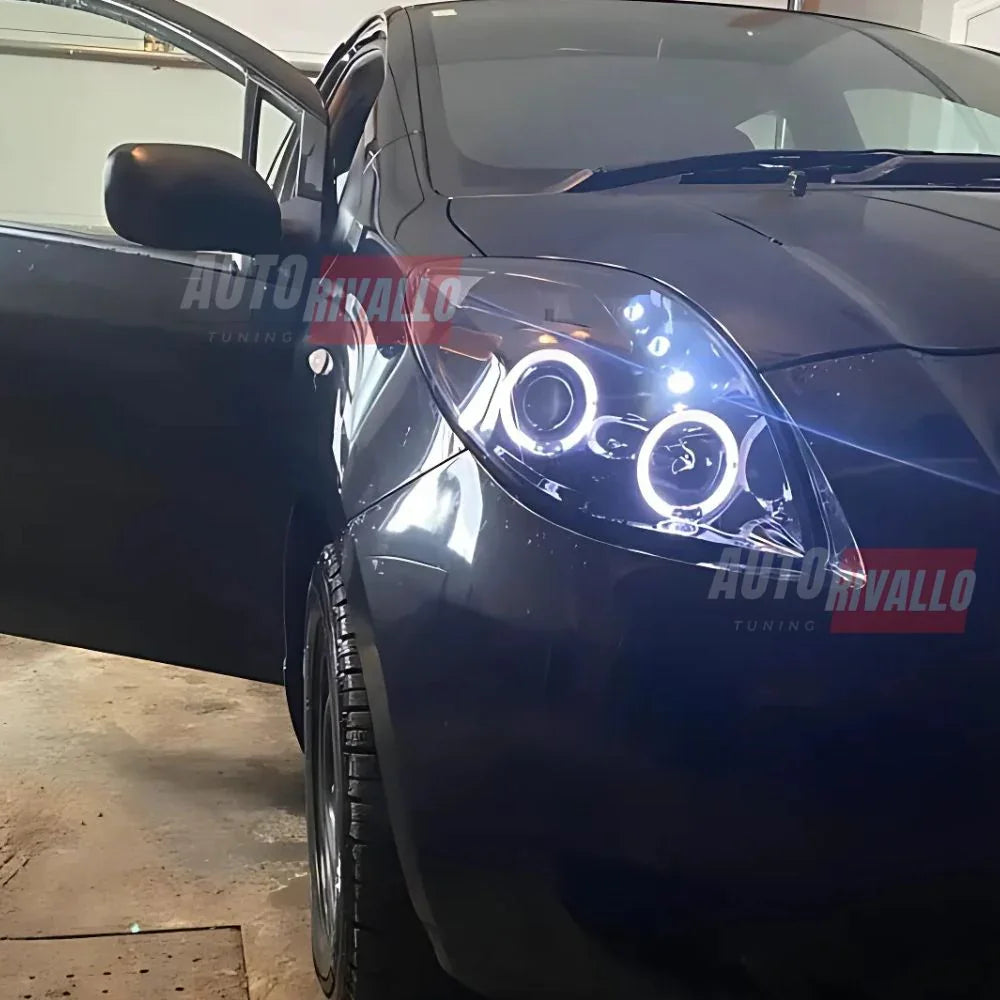Toyota Yaris P9 2005-2009 Fari Anteriori Angel Eyes LED Neri - autorivallo
