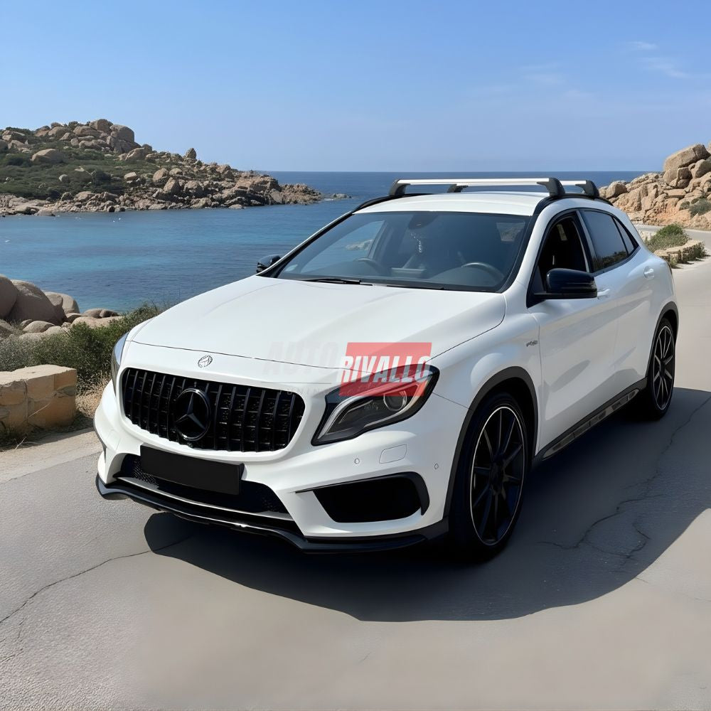 Dettaglio frontale Mercedes GLA X156 con griglia AMG GTR Look