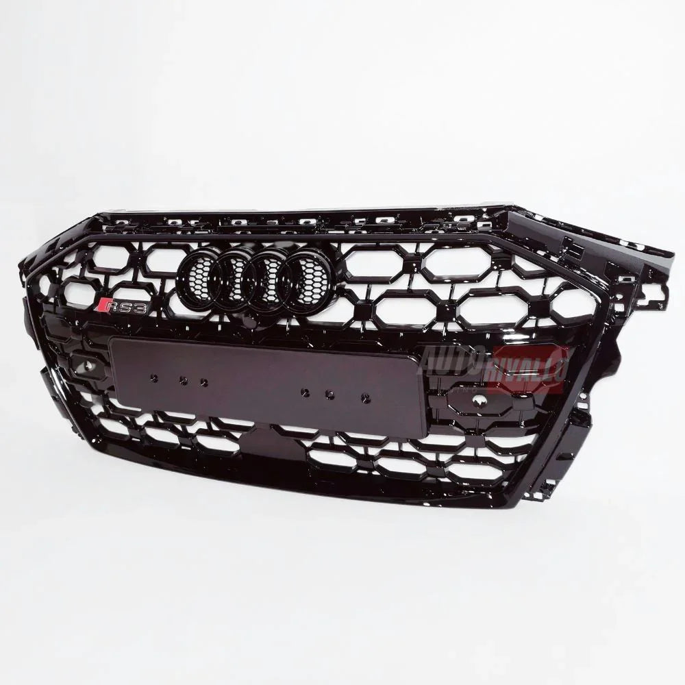 Vista frontale Audi A3 8Y con calandra RS3 Look premium - autorivallo