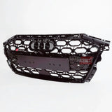 Vista frontale Audi A3 8Y con calandra RS3 Look premium - autorivallo